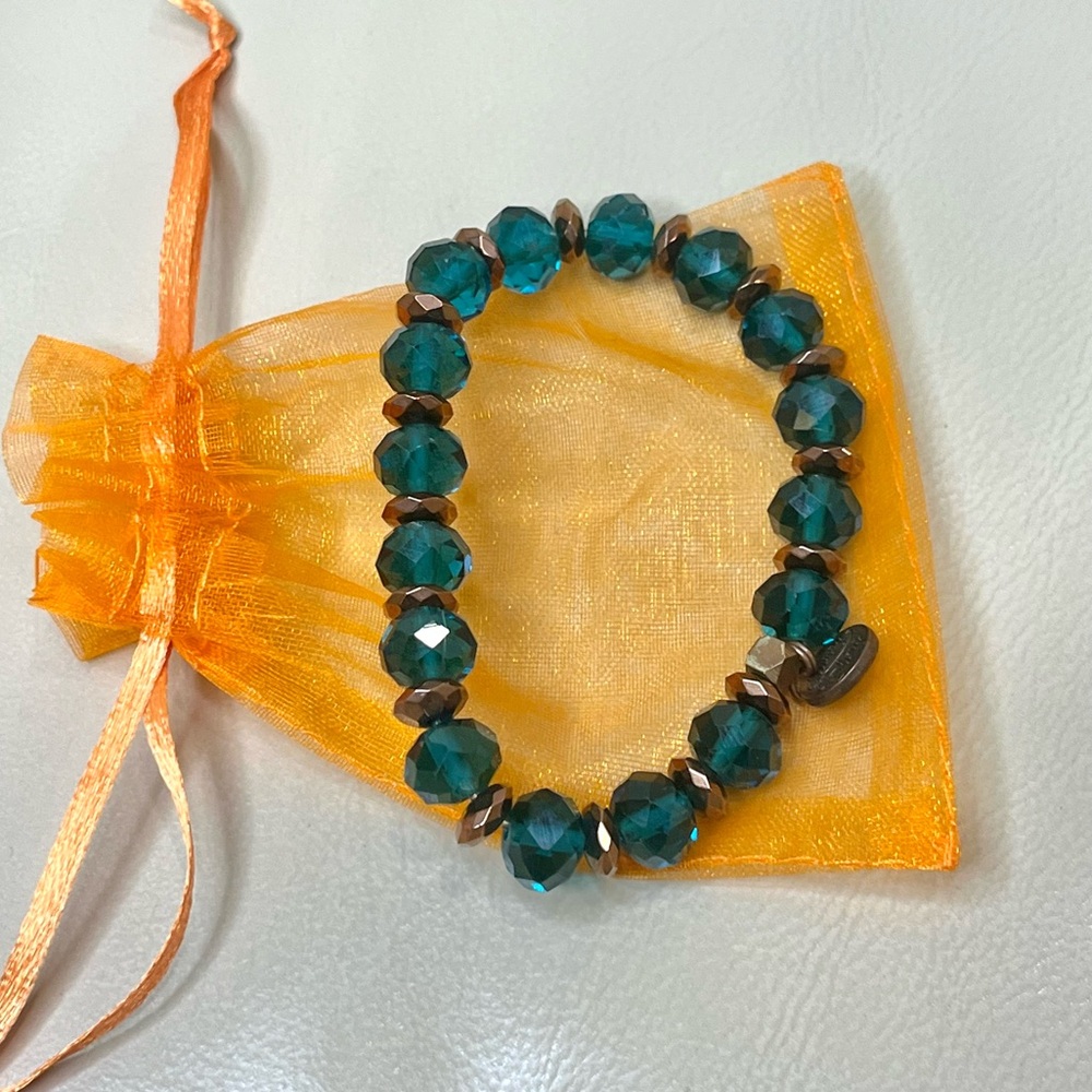 Savvy Bling Beaded Bracelet Blue Green Gift Bag Included NWOT - Picture 2 of 5